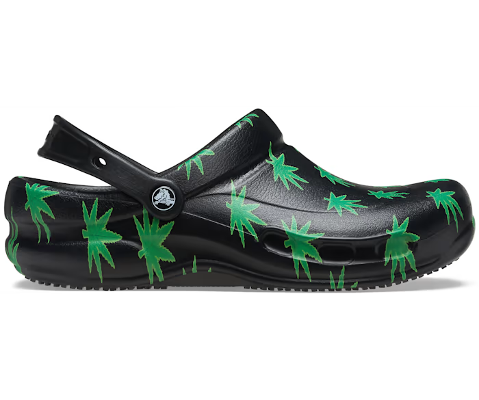 crocs-gallery-color:black / green; color:Black / Green; alt:ALT100; file:204044_00Y-ALT100