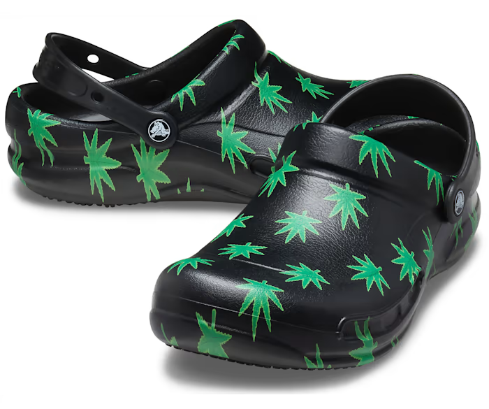 crocs-gallery-color:black / green; color:Black / Green; alt:ALT110; file:204044_00Y-ALT110