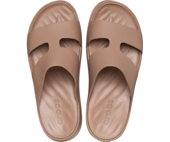 crocs-gallery-color:latte; color:Latte; alt:ALT120; file:209409_2Q9-ALT120