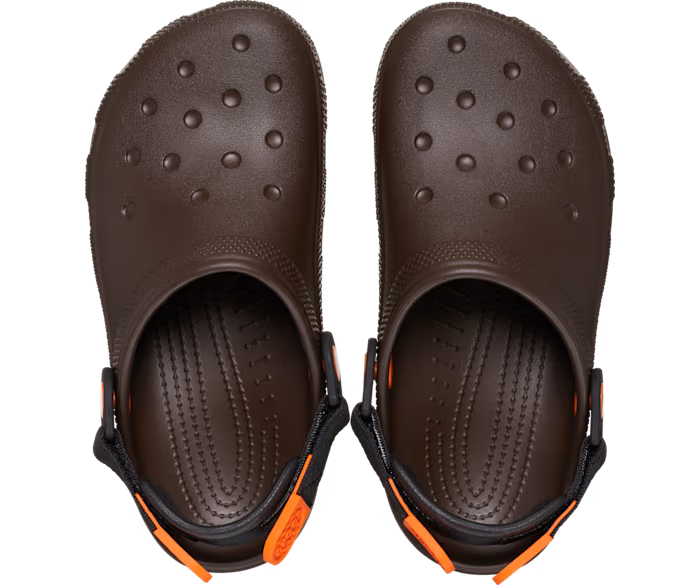 crocs-gallery-color:coffee; color:Coffee; alt:ALT120; file:209952_21Q-ALT120