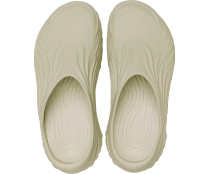 crocs-gallery-color:bone; color:Bone; alt:ALT120; file:210521_2Y2-ALT120