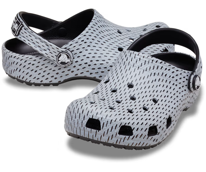 crocs-gallery-color:black; color:Black; alt:ALT110; file:212927_001-ALT110