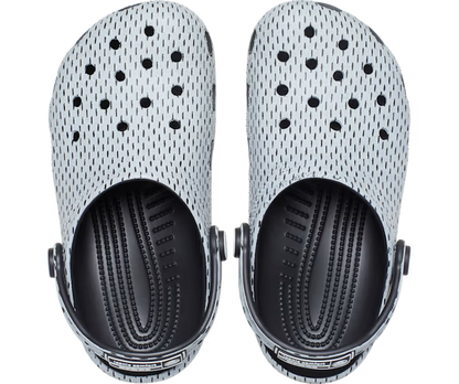 crocs-gallery-color:black; color:Black; alt:ALT120; file:212927_001-ALT120