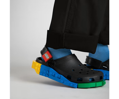 crocs-gallery-color:black; color:Black; alt:ALT160; file:213811_001-ALT160
